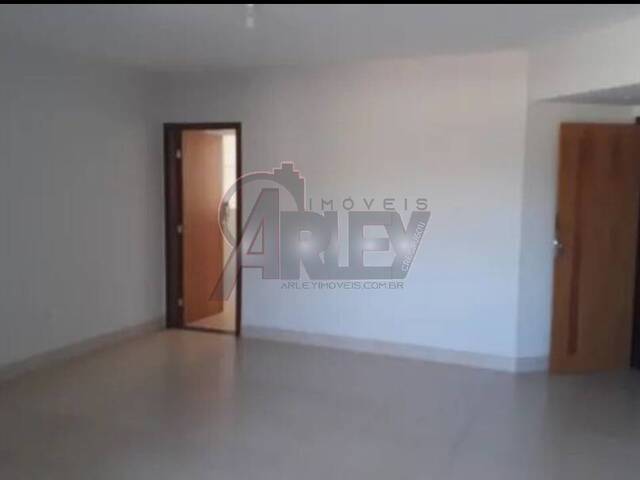 #4489 - Apartamento Usado para Venda em Montes Claros - MG - 3