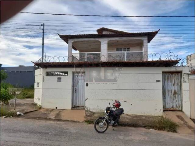 #5452 - Casa Usada para Venda em Montes Claros - MG - 2