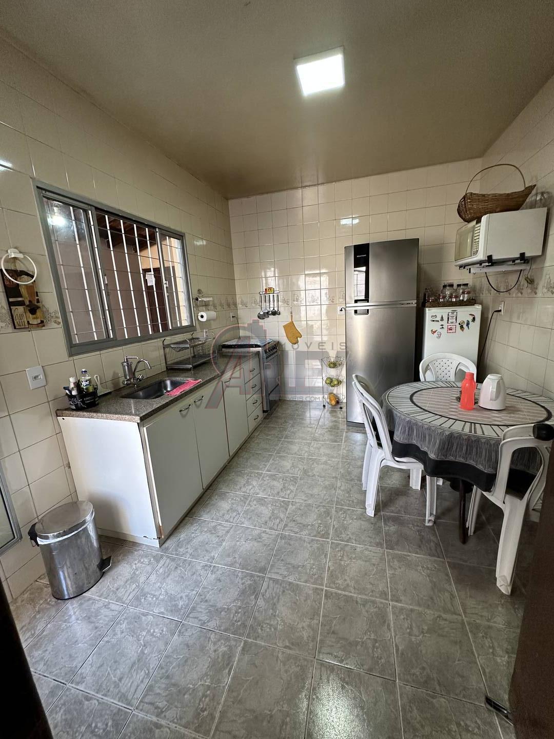 Casa à venda com 3 quartos, 180m² - Foto 8