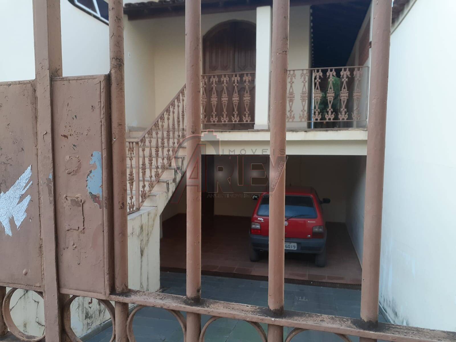 Casa à venda com 5 quartos, 300m² - Foto 3