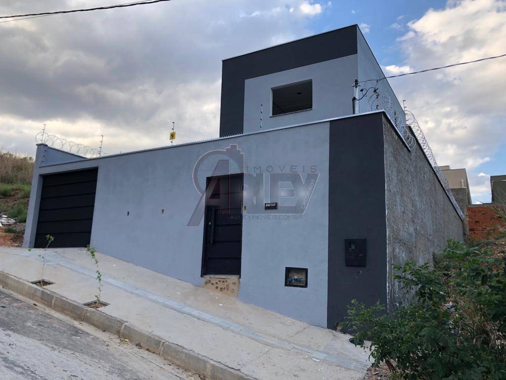 Casa à venda com 3 quartos, 82m² - Foto 2