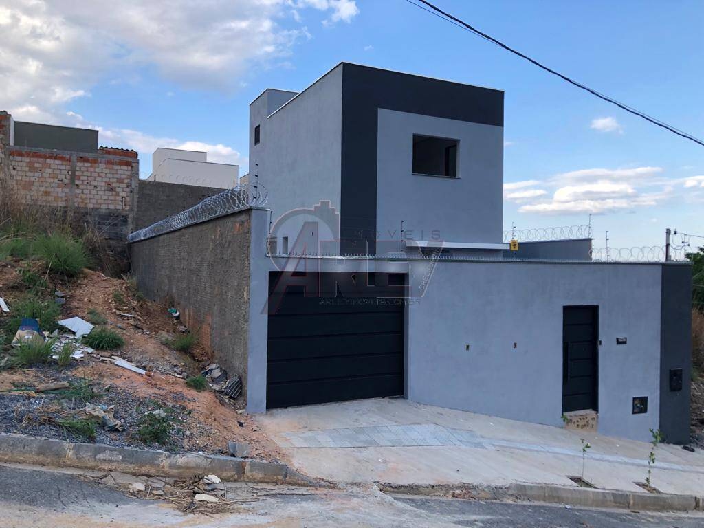 Casa à venda com 3 quartos, 82m² - Foto 3