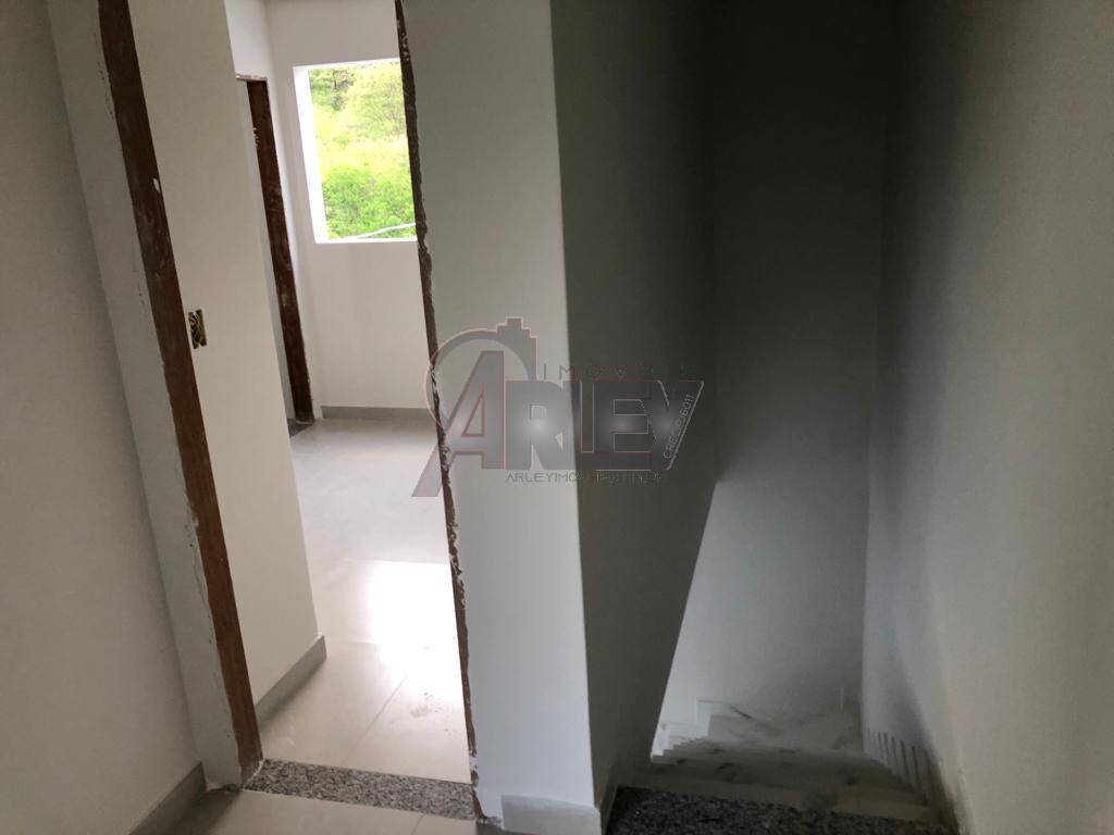 Casa à venda com 3 quartos, 82m² - Foto 26