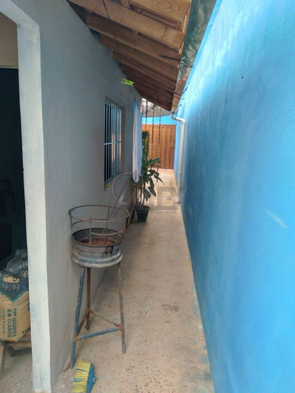 Casa à venda com 2 quartos, 200m² - Foto 3