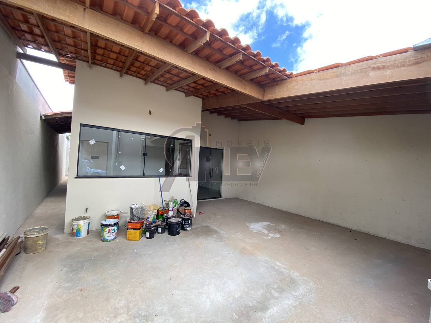 Casa à venda com 3 quartos, 65m² - Foto 1