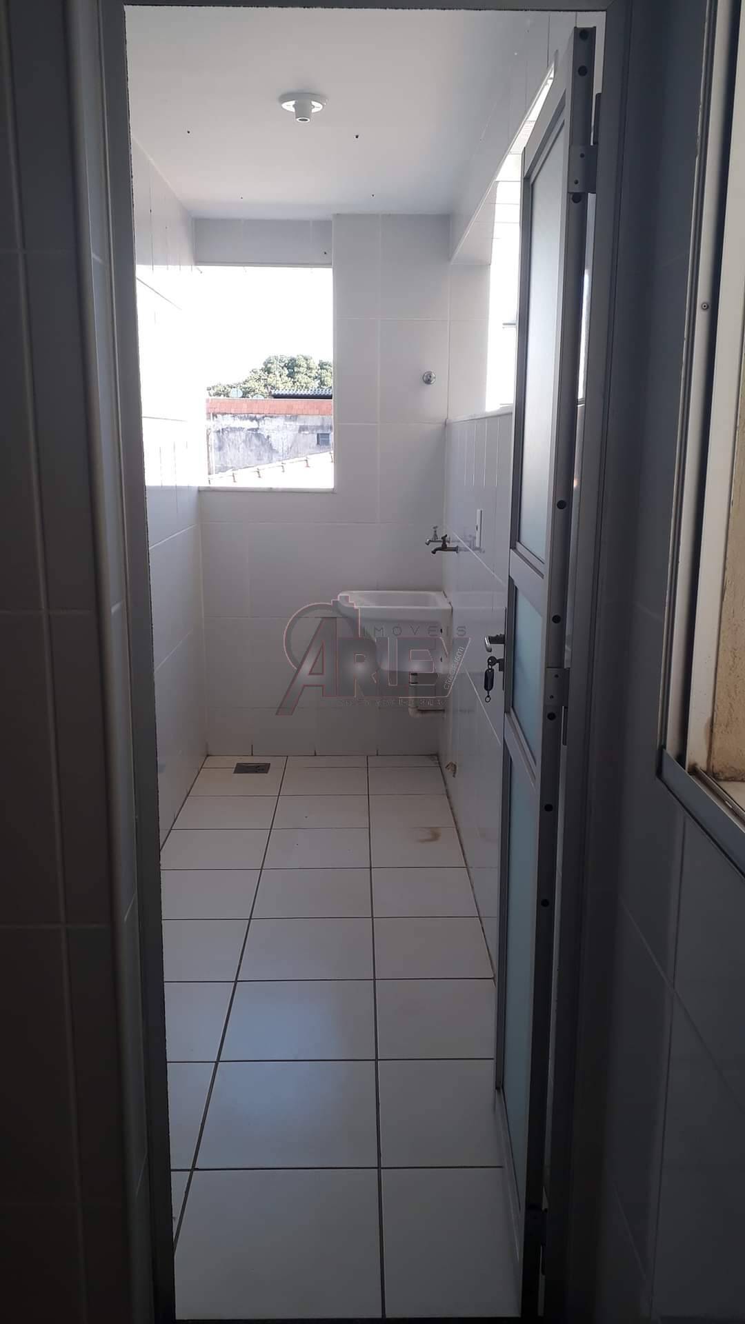 Apartamento à venda com 3 quartos, 87m² - Foto 2