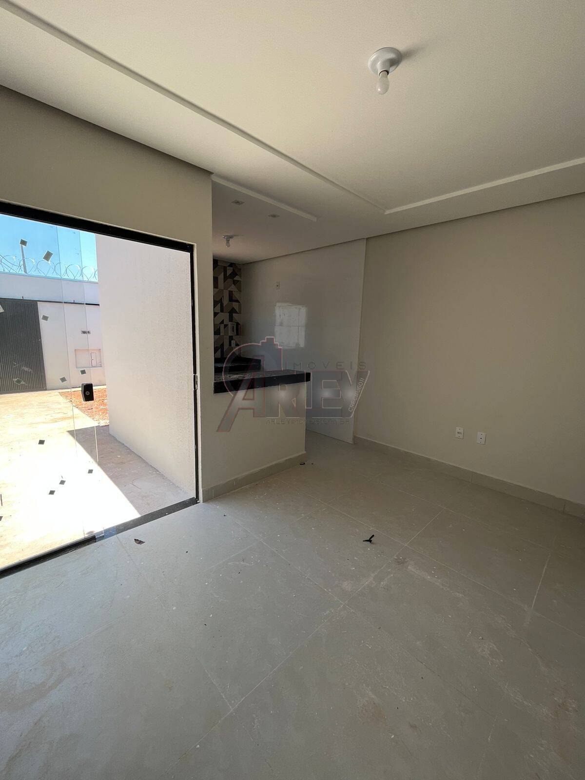 Casa à venda com 2 quartos, 100m² - Foto 4