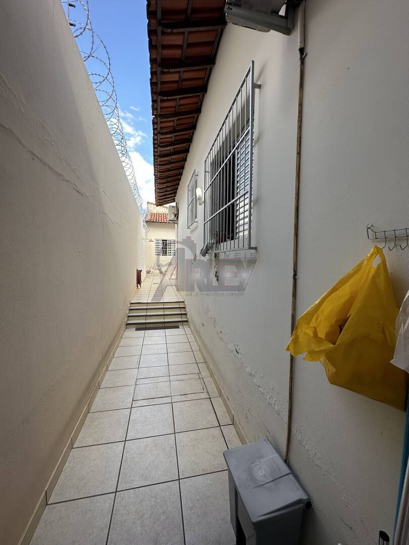 Casa à venda com 3 quartos, 200m² - Foto 18