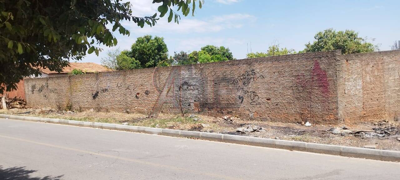 Terreno à venda, 300m² - Foto 1