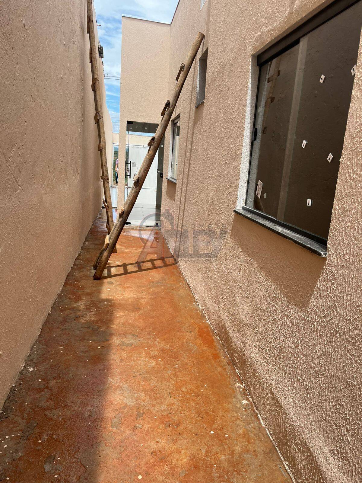 Casa à venda com 2 quartos, 100m² - Foto 2