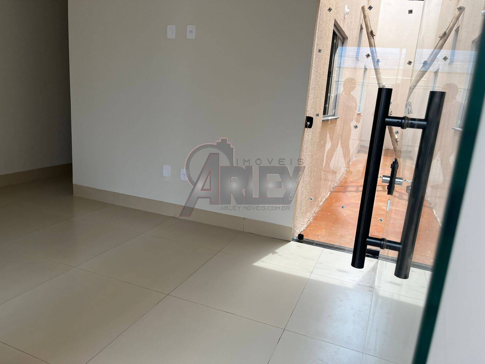 Casa à venda com 2 quartos, 100m² - Foto 3