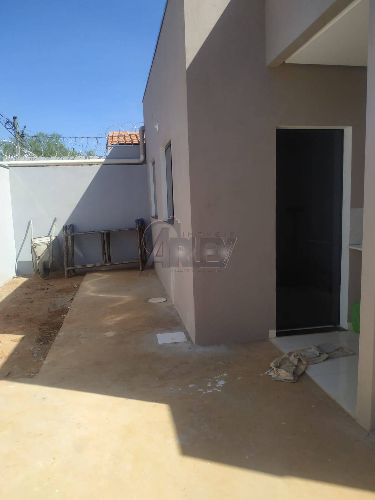 Casa à venda com 2 quartos, 107m² - Foto 2