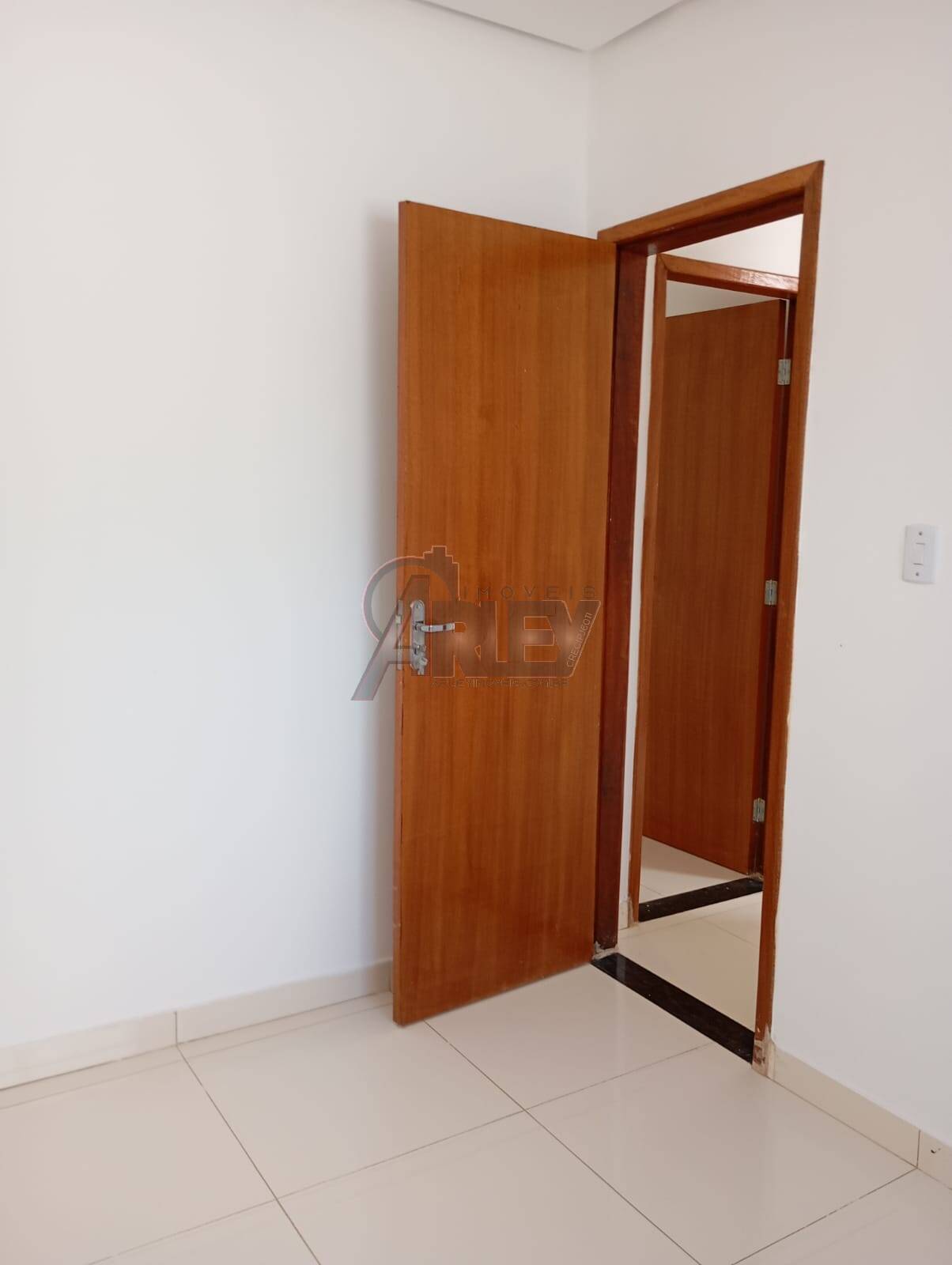 Casa à venda com 2 quartos, 107m² - Foto 8