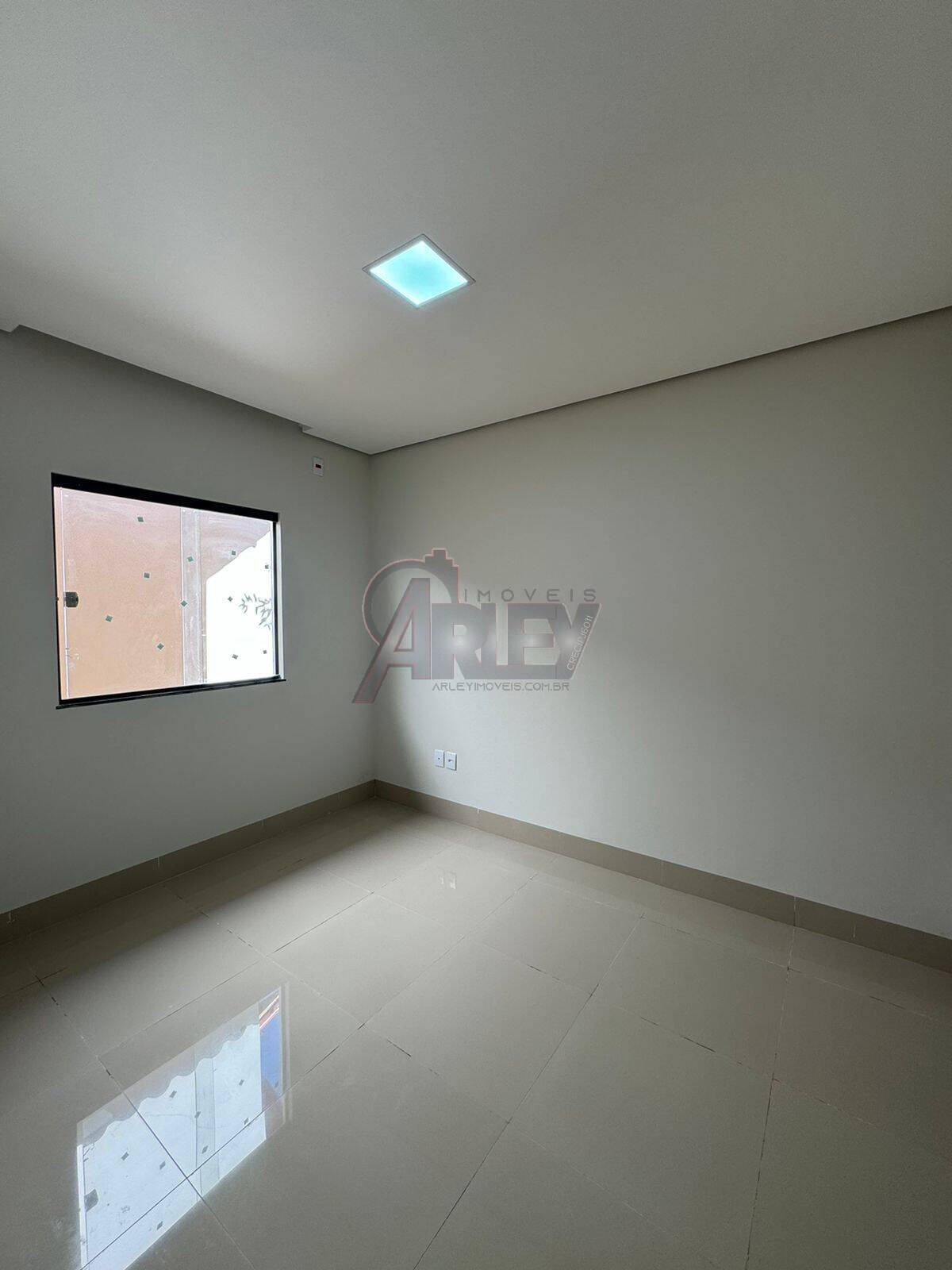 Casa à venda com 3 quartos, 80m² - Foto 11