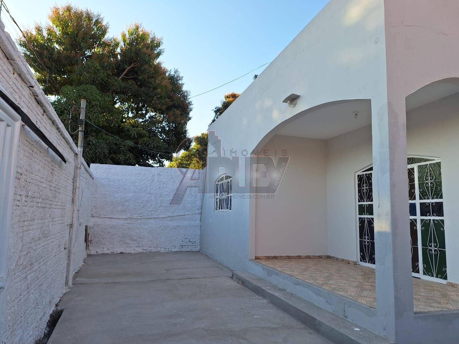 Casa à venda com 3 quartos, 120m² - Foto 2