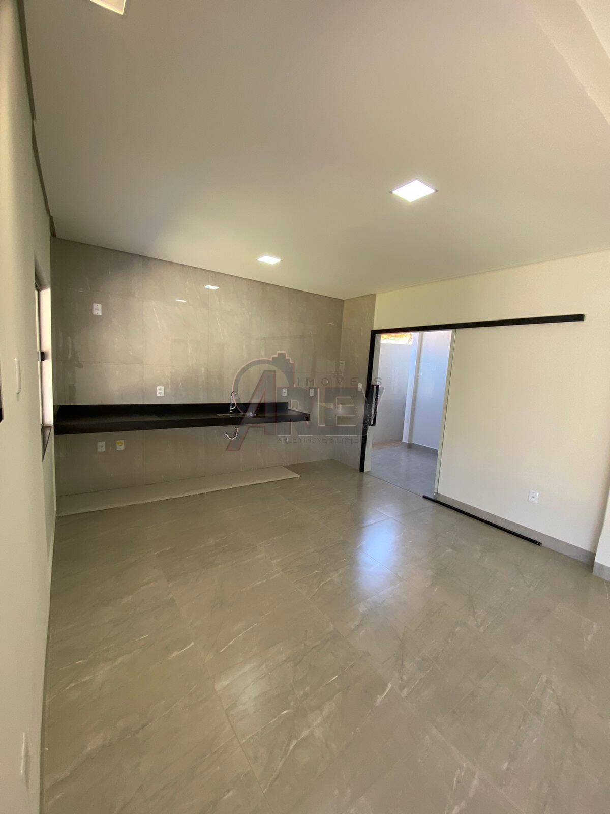 Casa à venda com 3 quartos, 220m² - Foto 8