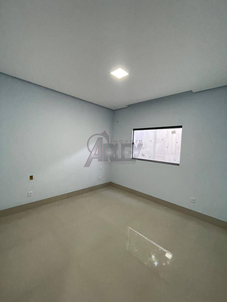 Casa à venda com 3 quartos, 180m² - Foto 4