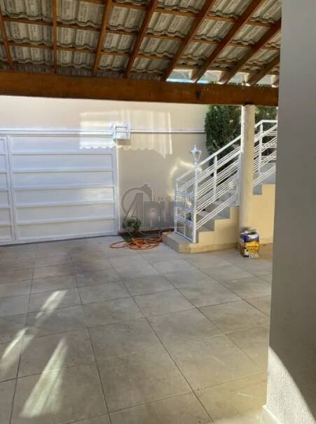 Casa à venda com 5 quartos, 180m² - Foto 4