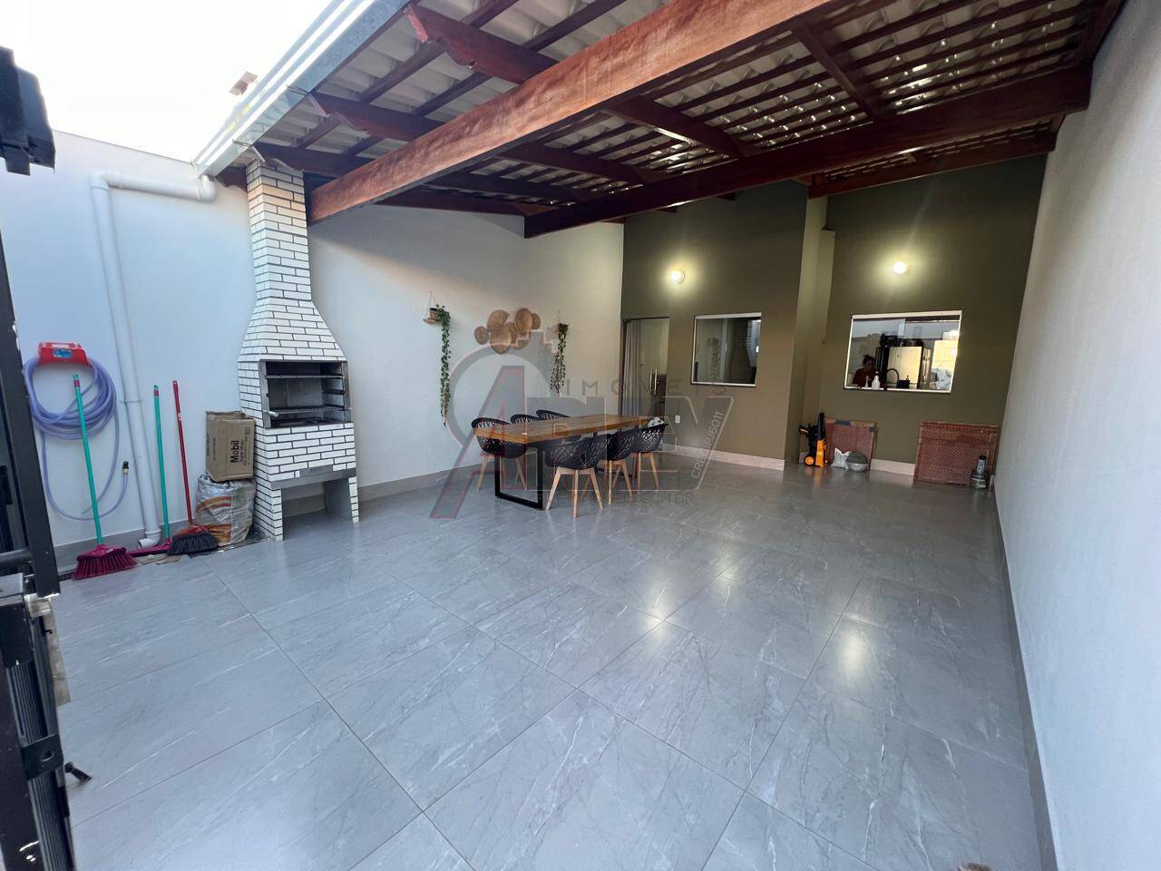 Casa à venda com 2 quartos, 50m² - Foto 2