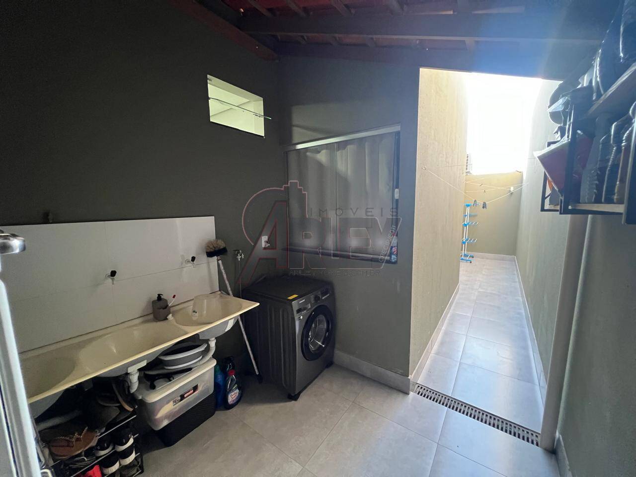 Casa à venda com 2 quartos, 50m² - Foto 8