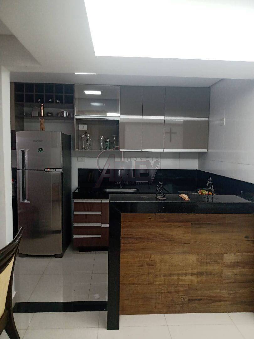 Apartamento à venda com 2 quartos, 65m² - Foto 2