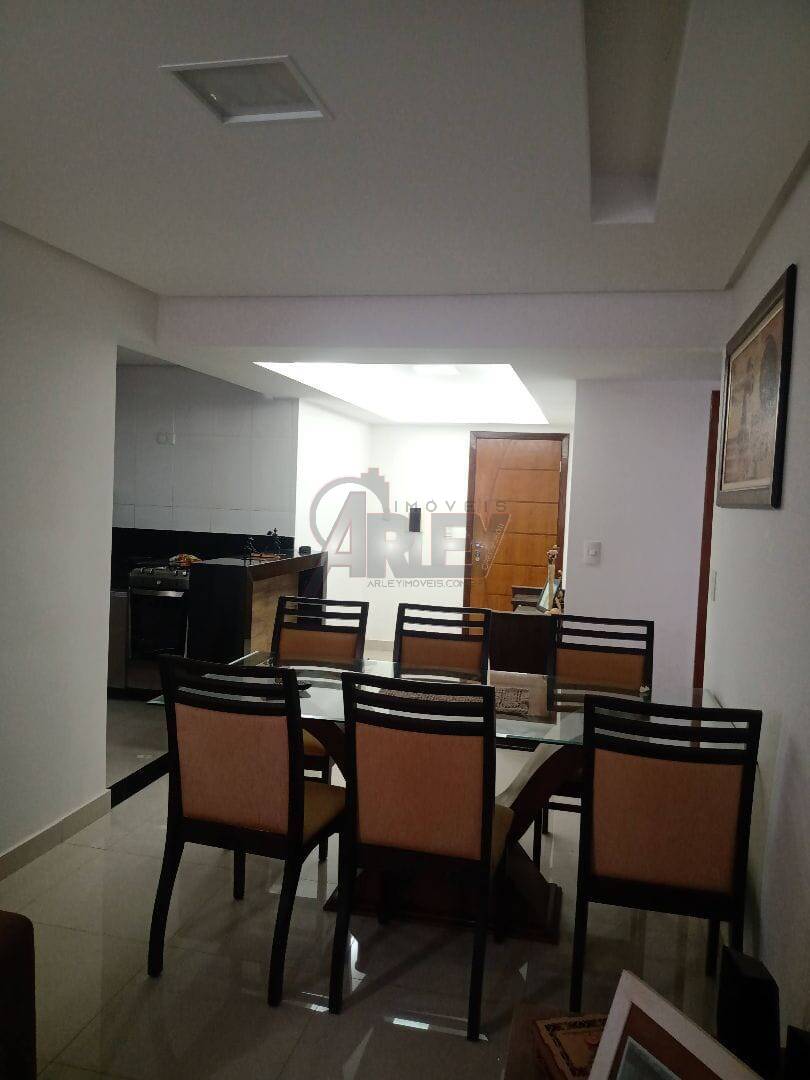 Apartamento à venda com 2 quartos, 65m² - Foto 3