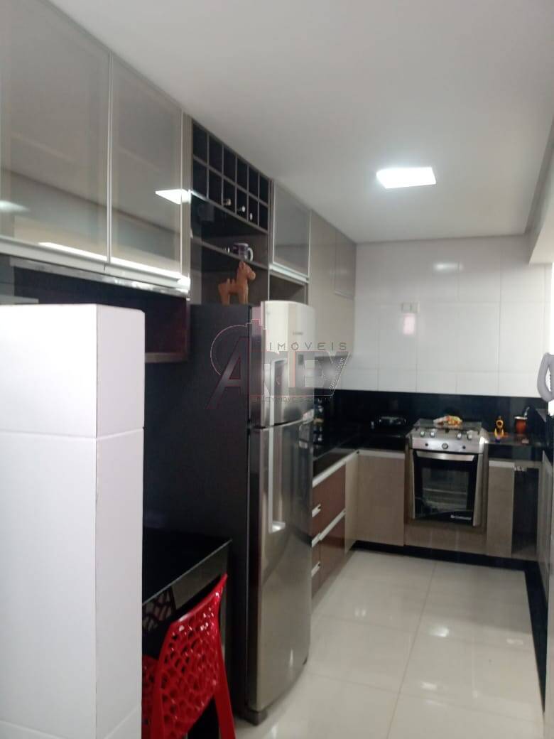 Apartamento à venda com 2 quartos, 65m² - Foto 11