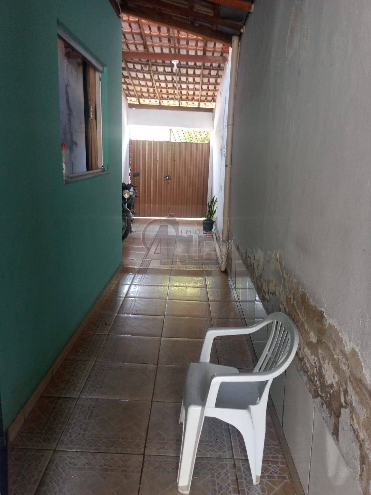 Casa à venda com 2 quartos, 150m² - Foto 2