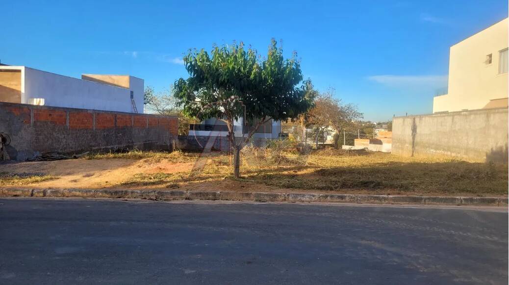 Terreno à venda, 360m² - Foto 1