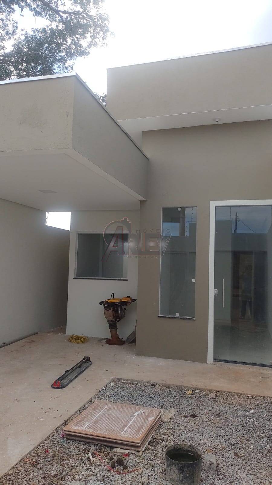 Casa à venda com 3 quartos, 65m² - Foto 1