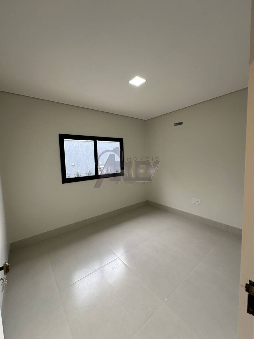 Casa à venda com 3 quartos, 300m² - Foto 7