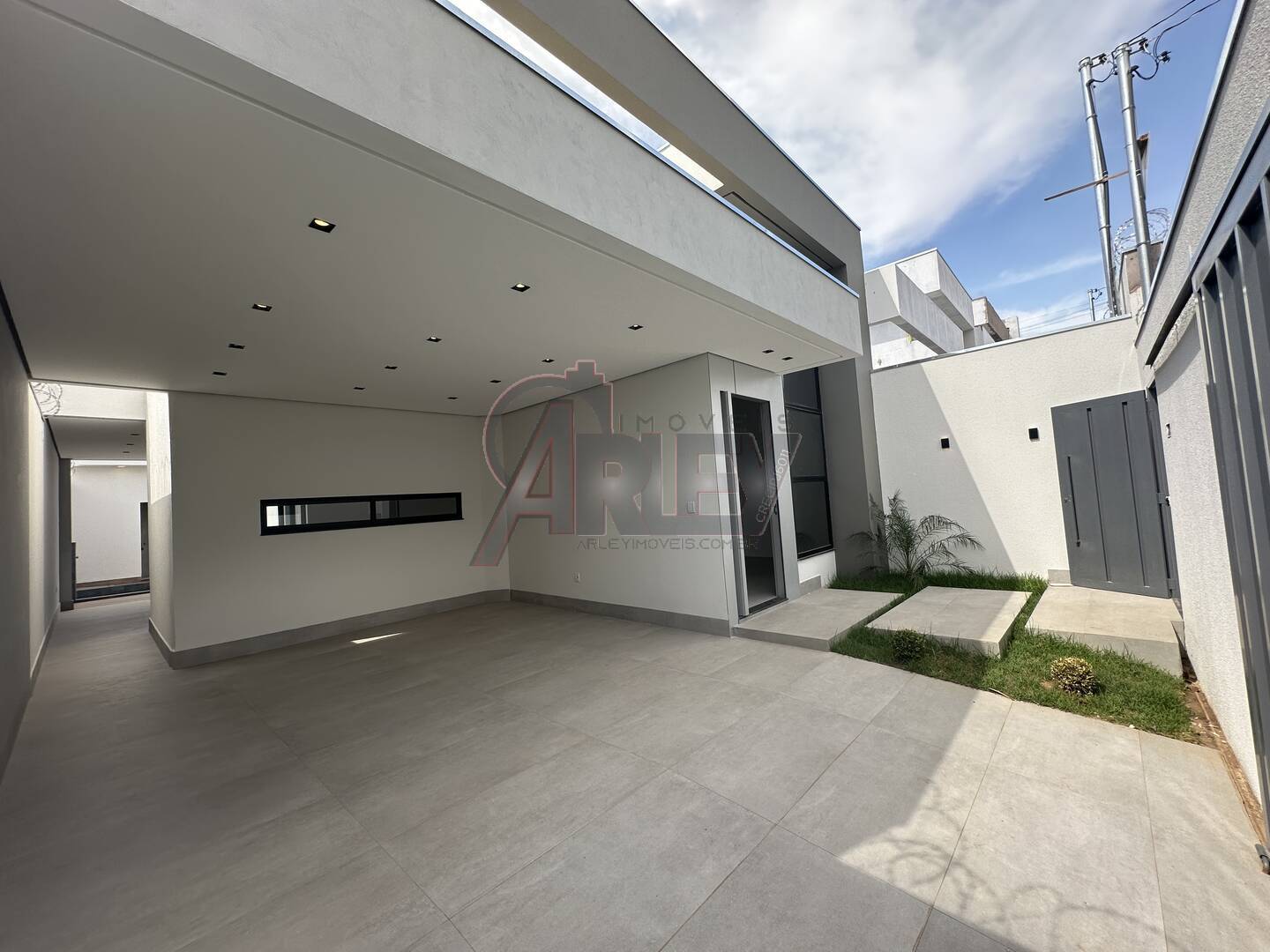 Casa à venda com 3 quartos, 154m² - Foto 2