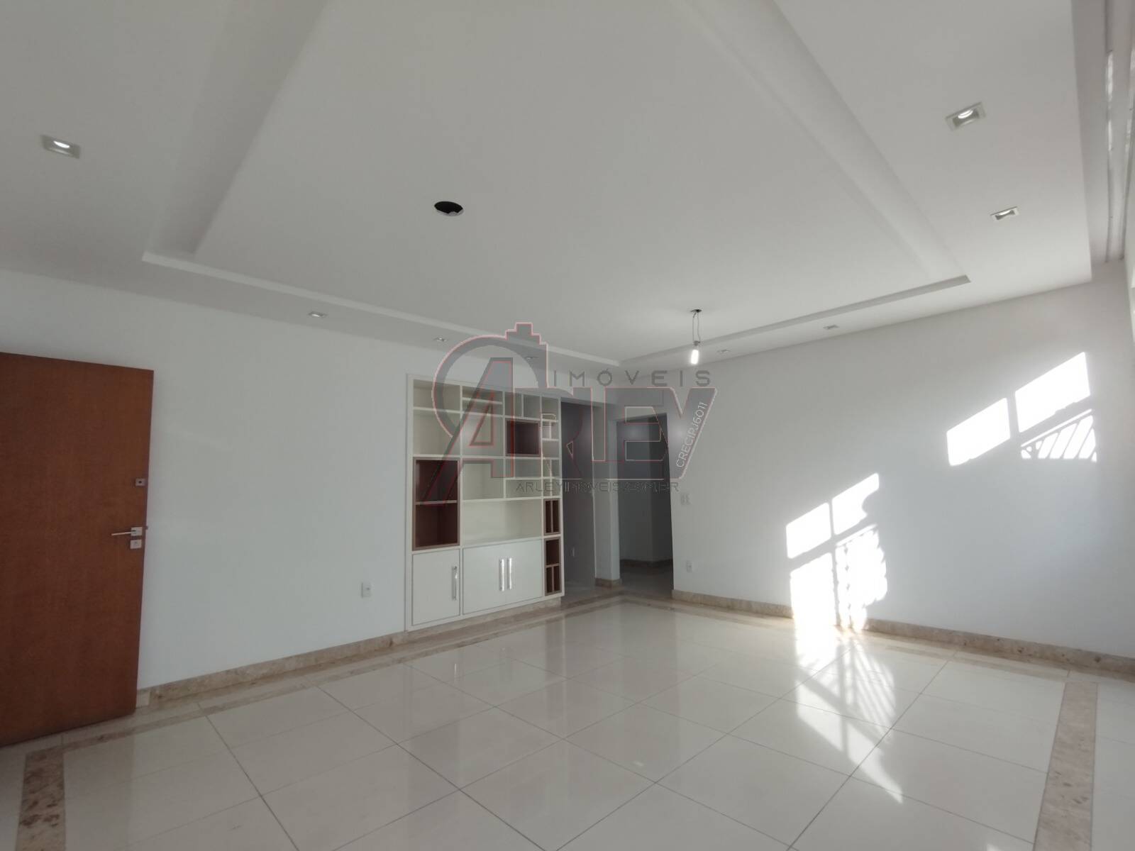 Apartamento à venda com 3 quartos, 120m² - Foto 1