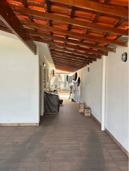 Casa à venda com 2 quartos, 250m² - Foto 3