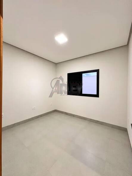 Casa à venda com 3 quartos, 200m² - Foto 2