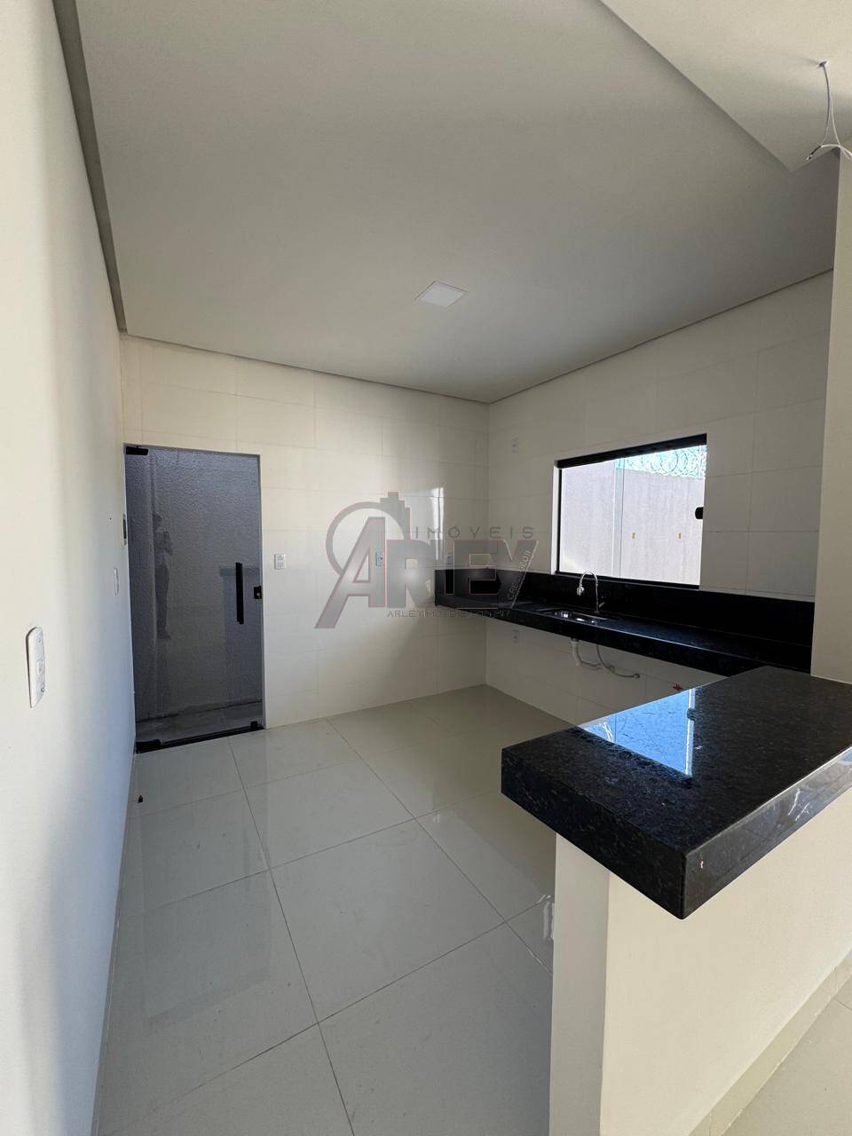 Casa à venda com 3 quartos, 64m² - Foto 5