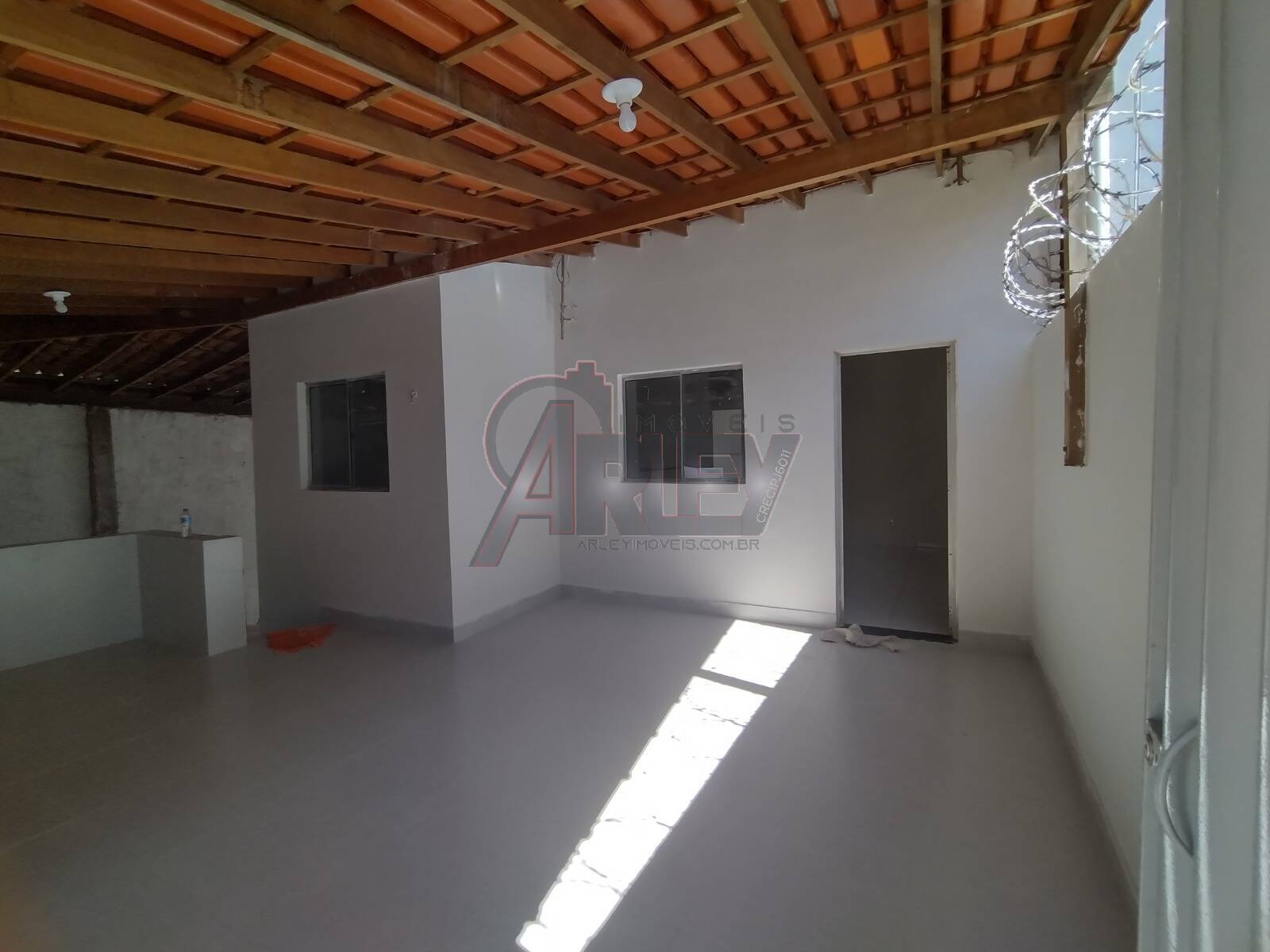 Casa à venda com 3 quartos, 280m² - Foto 3