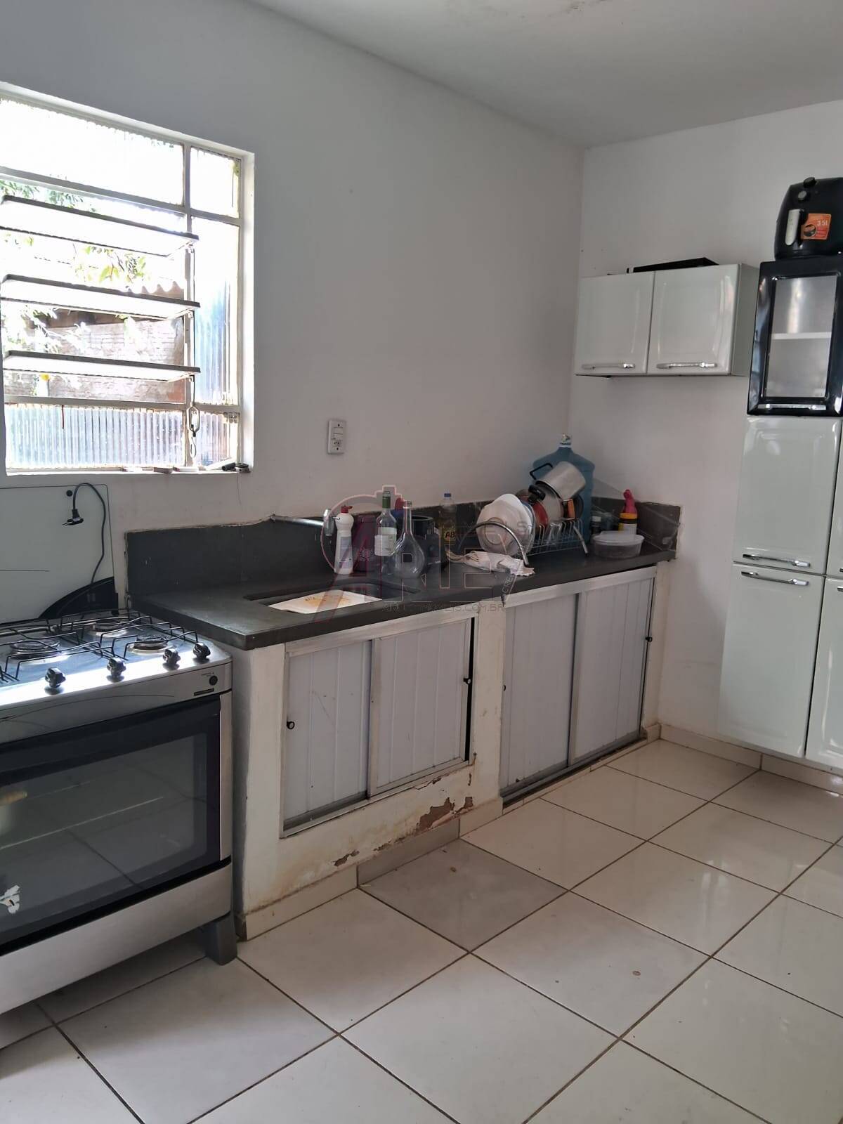 Casa à venda com 4 quartos, 280m² - Foto 2